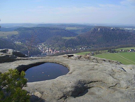 Allemagne, Etat libre de Saxe Arrondissement Sächsischen Schweiz. Vue du Lilienstein sur la forteresse de Königstein.